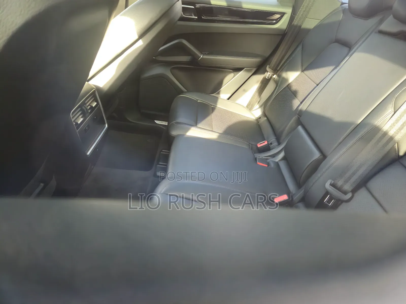 Porsche Cayenne 2019 White