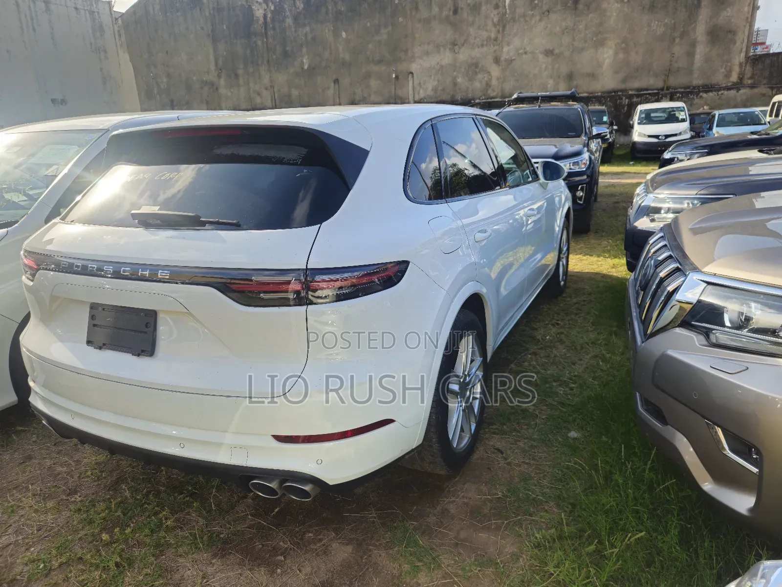 Porsche Cayenne 2019 White