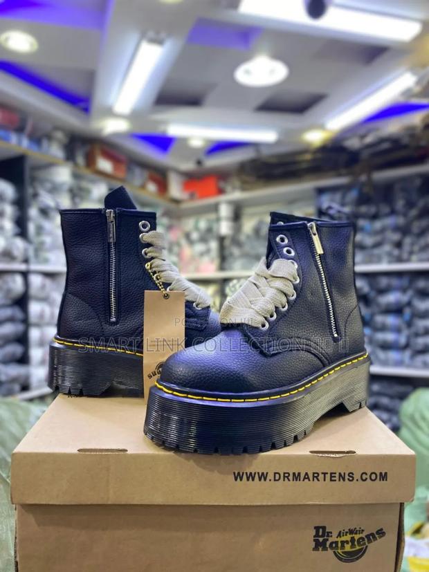 Dr.Martens Double Sole Leather Unisex Boots - thumbnail 2