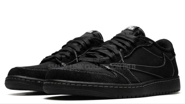 Travis Scott X Air Jordan 1 Low - thumbnail 2