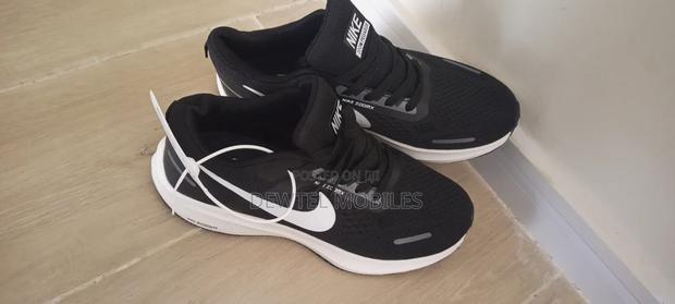 Nike Zooms - thumbnail 3