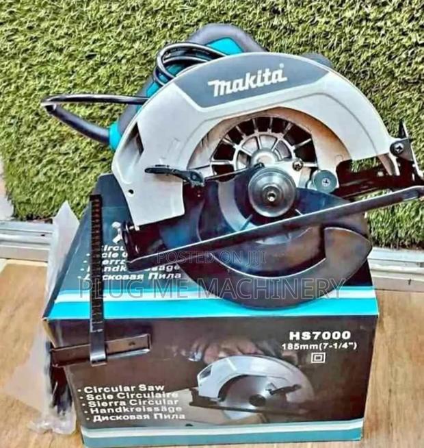 Powerful Makita Circular Saw - main view