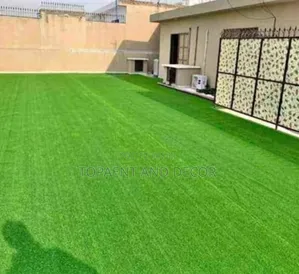 Beautiful Green Artificial Grass Carpet on Sale