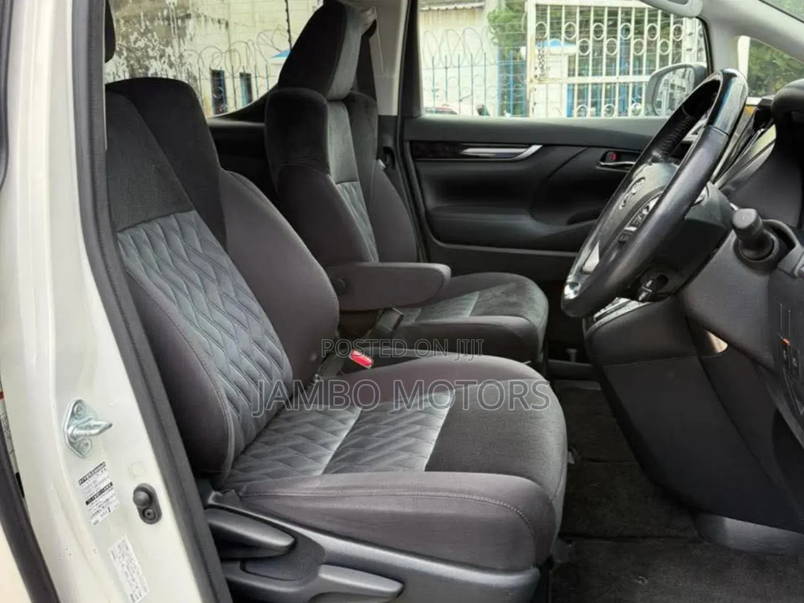 Toyota Alphard 2.5 Petrol FWD 2019 White