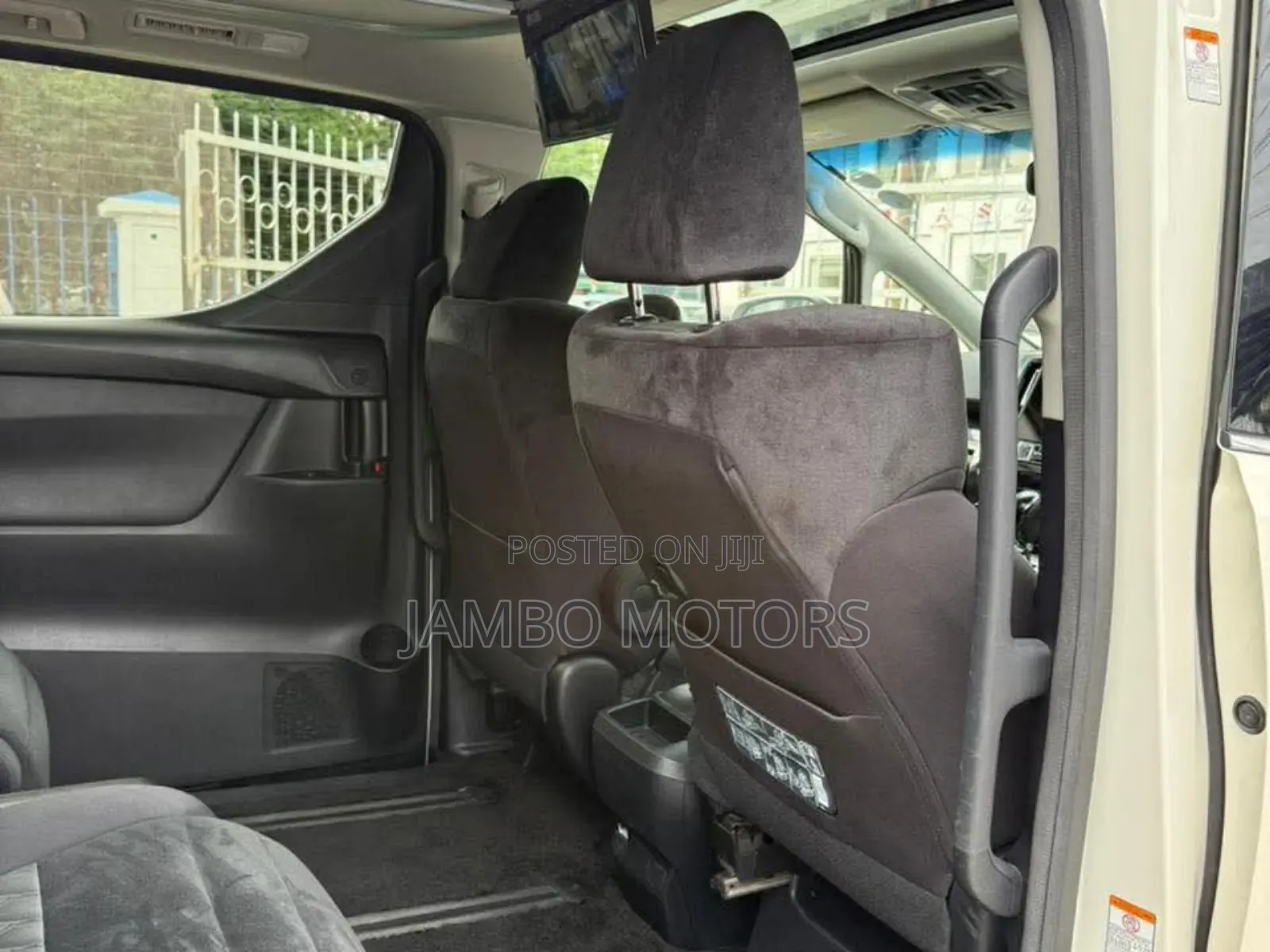 Toyota Alphard 2.5 Petrol FWD 2019 White