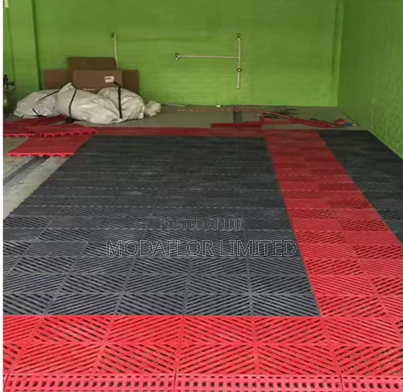 Garage Floor Protection Mats – Easy Interlocking System