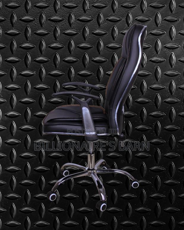 Pro-Grade Executive Leather Office Chair | Mesh Backrest