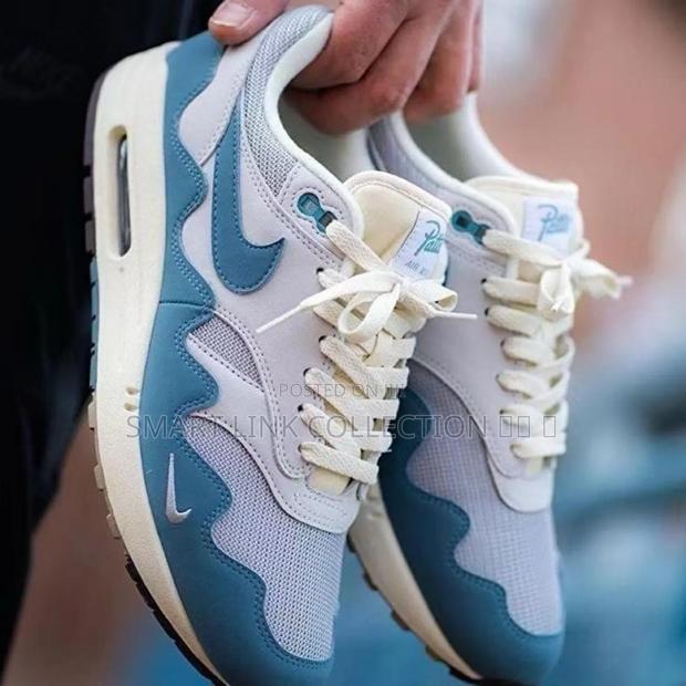 Nike Airmax 1 Leather Sneakers