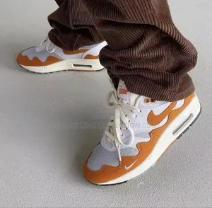 Nike Airmax 1 Leather Sneakers