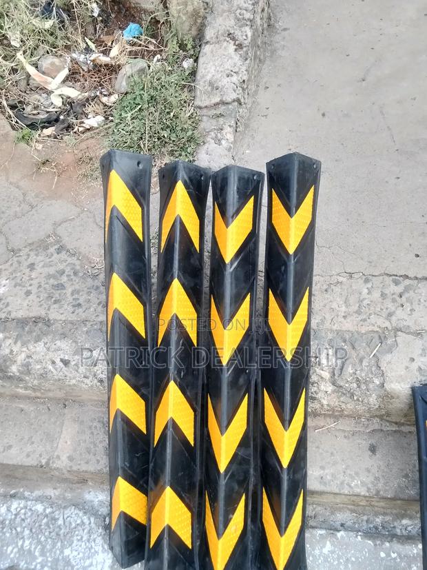 Heavy Duty Rubber Conner Guard - thumbnail 2