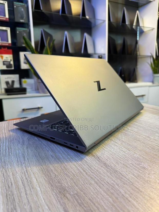Laptop HP Zbook Studio G7 32GB Intel Core I9 SSD 512GB - thumbnail 3