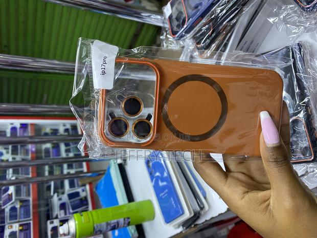 Stash 17 Pro Magsafe Case Built-in Camera Stand and Lense Protector - main view