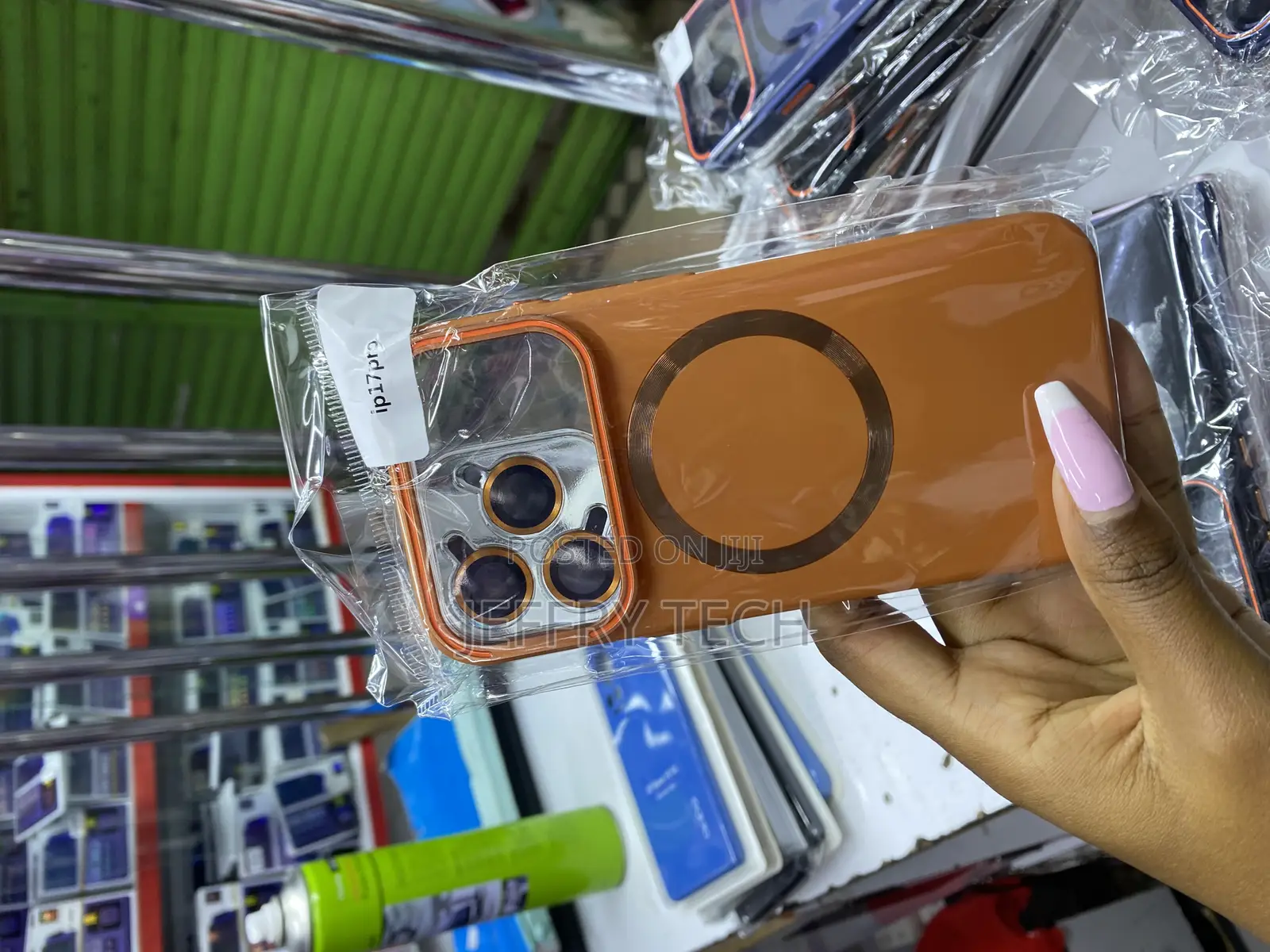 Stash 17 Pro Magsafe Case Built-in Camera Stand and Lense Protector
