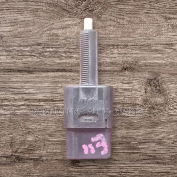 Break Switch Nissan Note E11