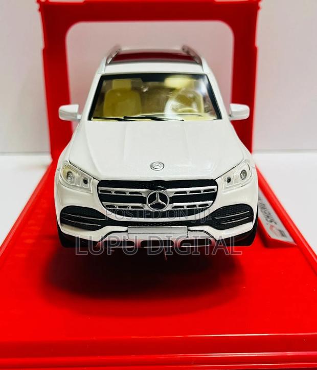 Luxury Model Suv – Mercedes-Benz 580 - thumbnail 6