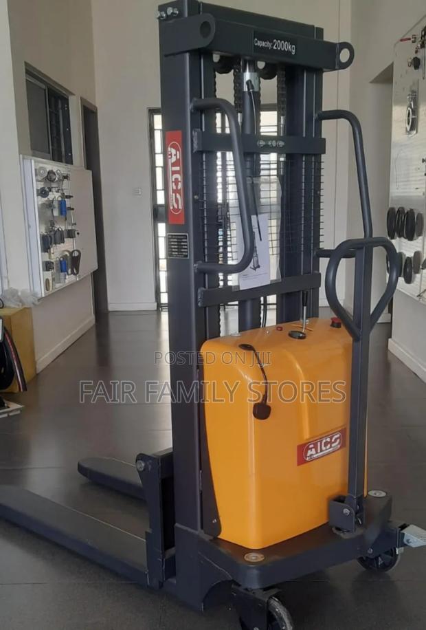 Semi Electric Stacker - main view