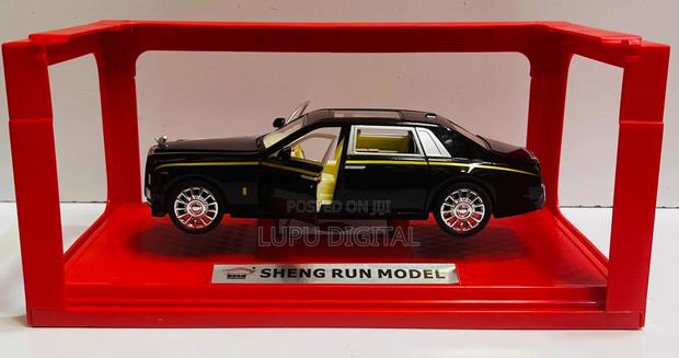 Luxury Model Car – Rolls-Royce Phantom  - main view