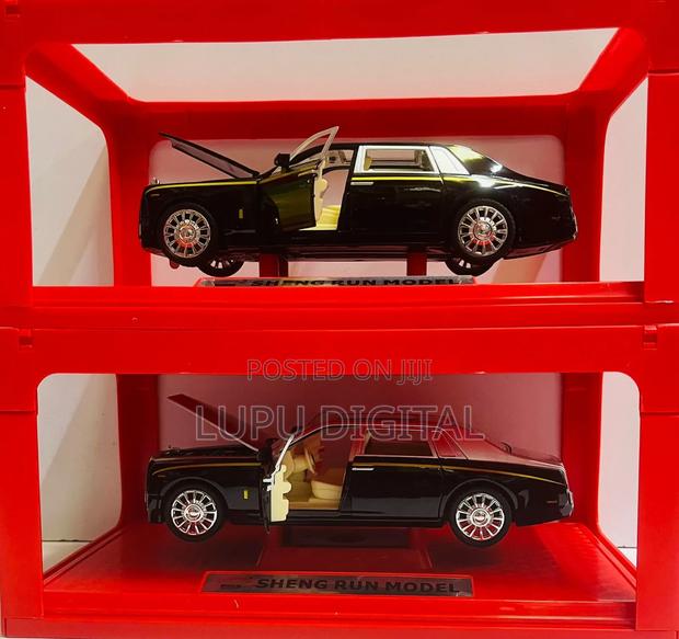 Luxury Model Car – Rolls-Royce Phantom  - thumbnail 2