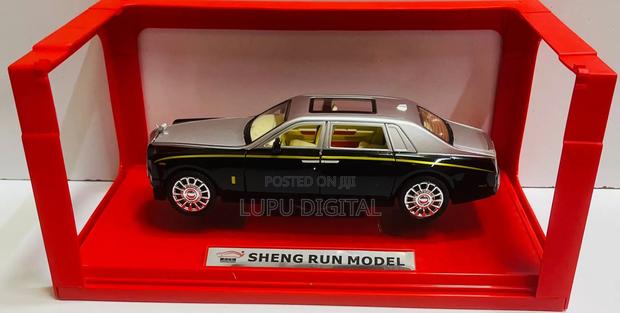 Luxury Model Car – Rolls-Royce Phantom  - thumbnail 3