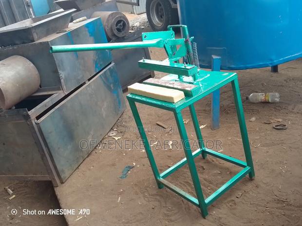 Manual Soap Punch - thumbnail 2