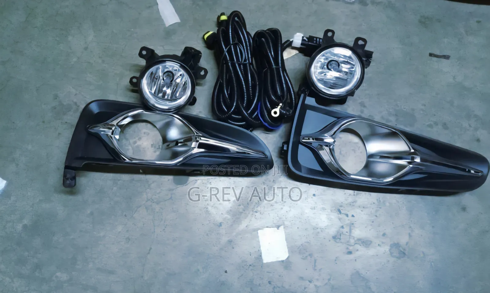 Honda Fit Shuttle 2018 Foglights.