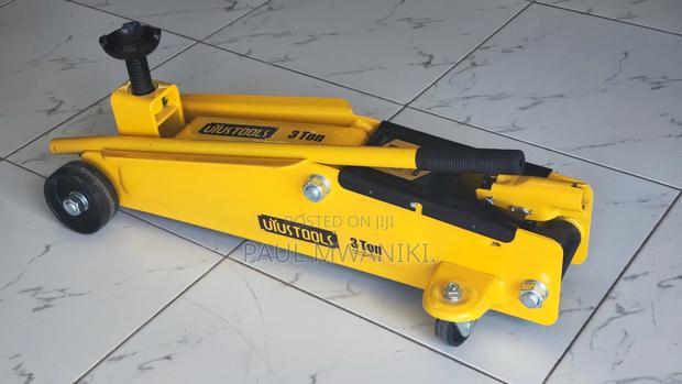 Heavy Duty Hydraulic Floor Jack - thumbnail 2