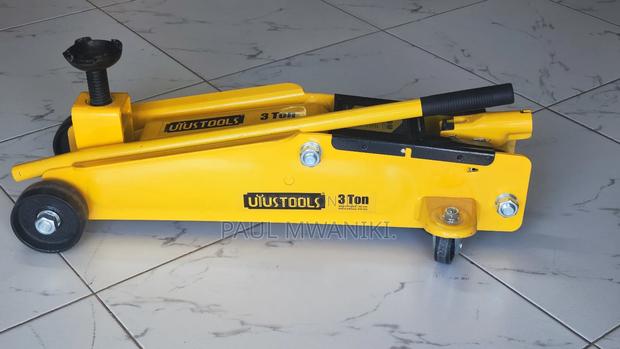 Heavy Duty Hydraulic Floor Jack - thumbnail 4