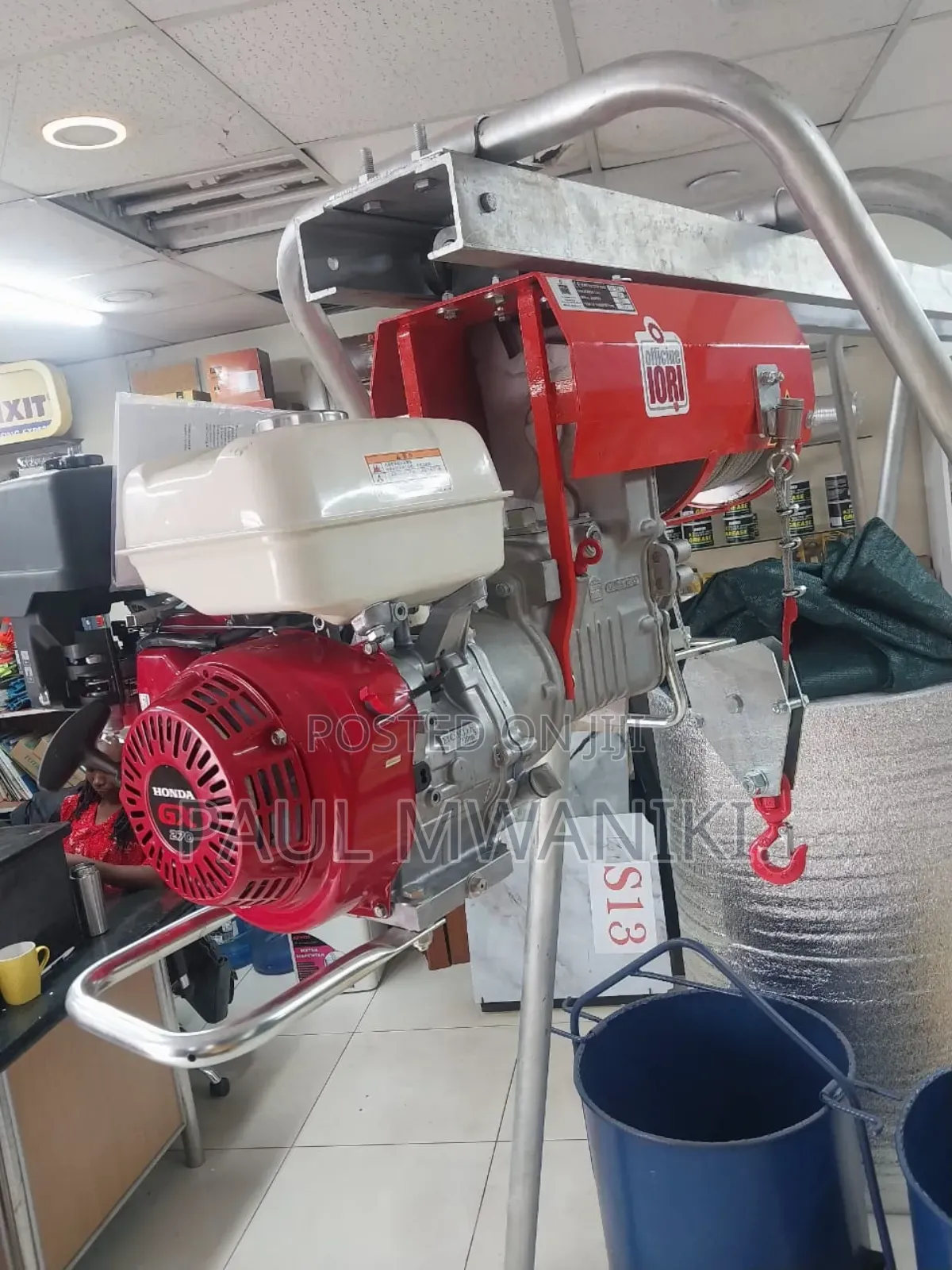 Iori Italy Concrete Hoist 1tonne