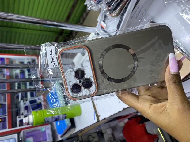 Meswer Case for iPhone 17 Pro Max With Camera Stand and Lense Cover - thumbnail 2