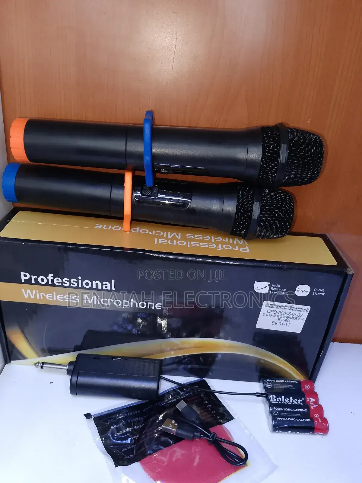 Legendary Wireless Universal Microphone Uhf