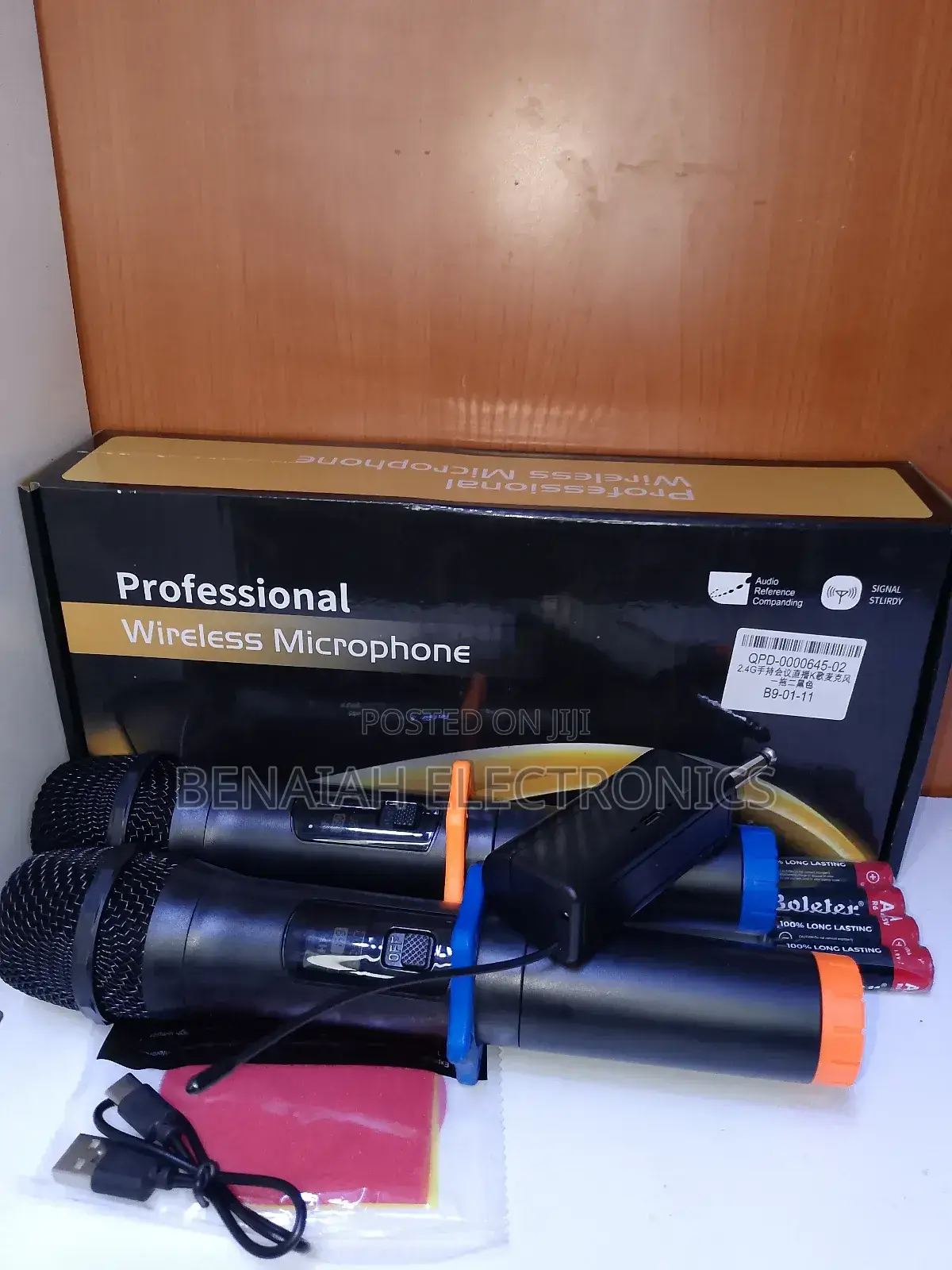 Legendary Wireless Universal Microphone Uhf