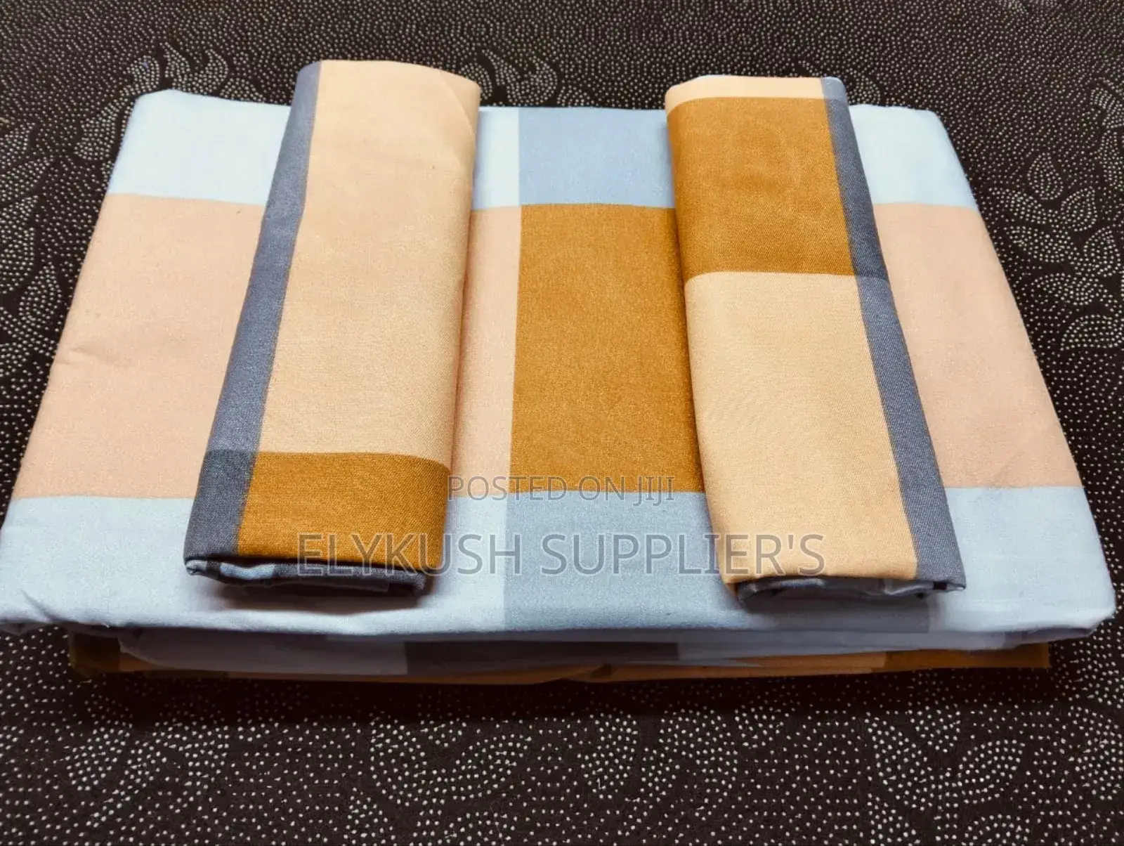  4 Pc Bedsheets 
2 PCS Bedsheets 
2 PCS Pillow Cases 
5x6