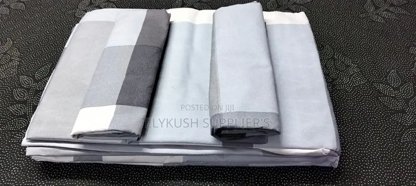 4 Pc Bedsheets 
2 PCS Bedsheets 
2 PCS Pillow Cases 
5x6