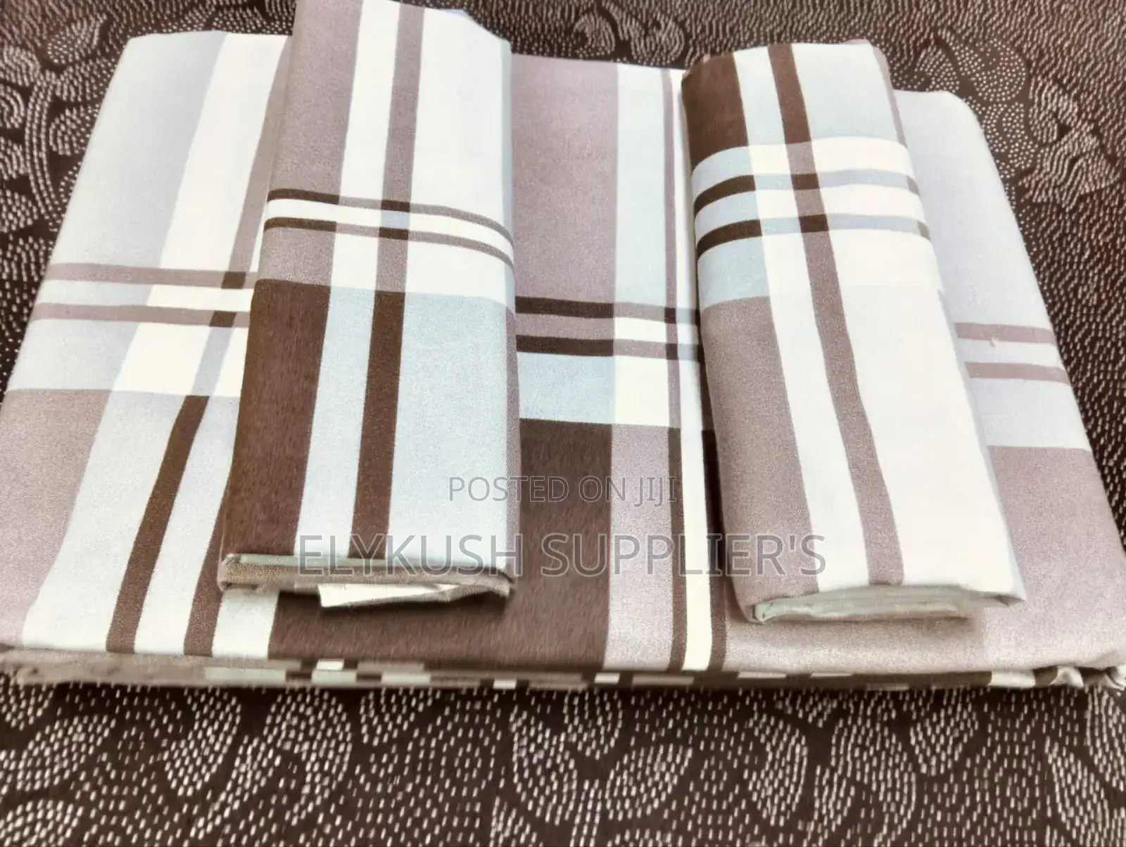  4 Pc Bedsheets 
2 PCS Bedsheets 
2 PCS Pillow Cases 
5x6