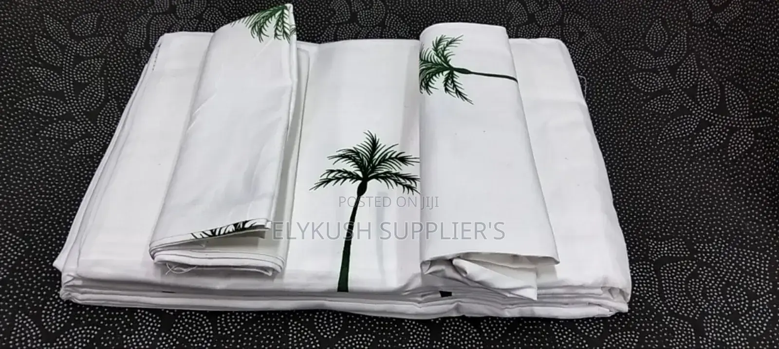  4 Pc Bedsheets 
2 PCS Bedsheets 
2 PCS Pillow Cases 
5x6