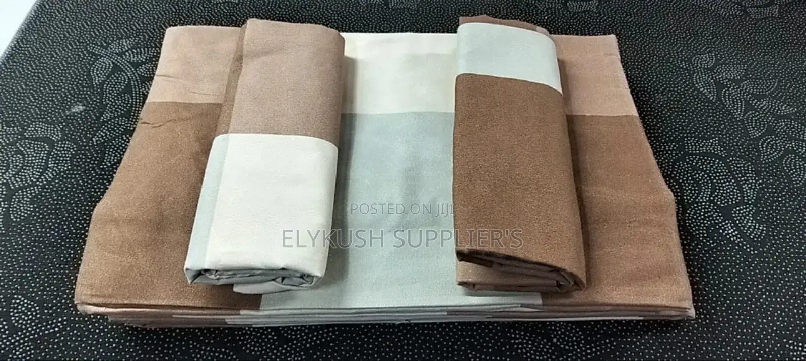  4 Pc Bedsheets 
2 PCS Bedsheets 
2 PCS Pillow Cases 
5x6