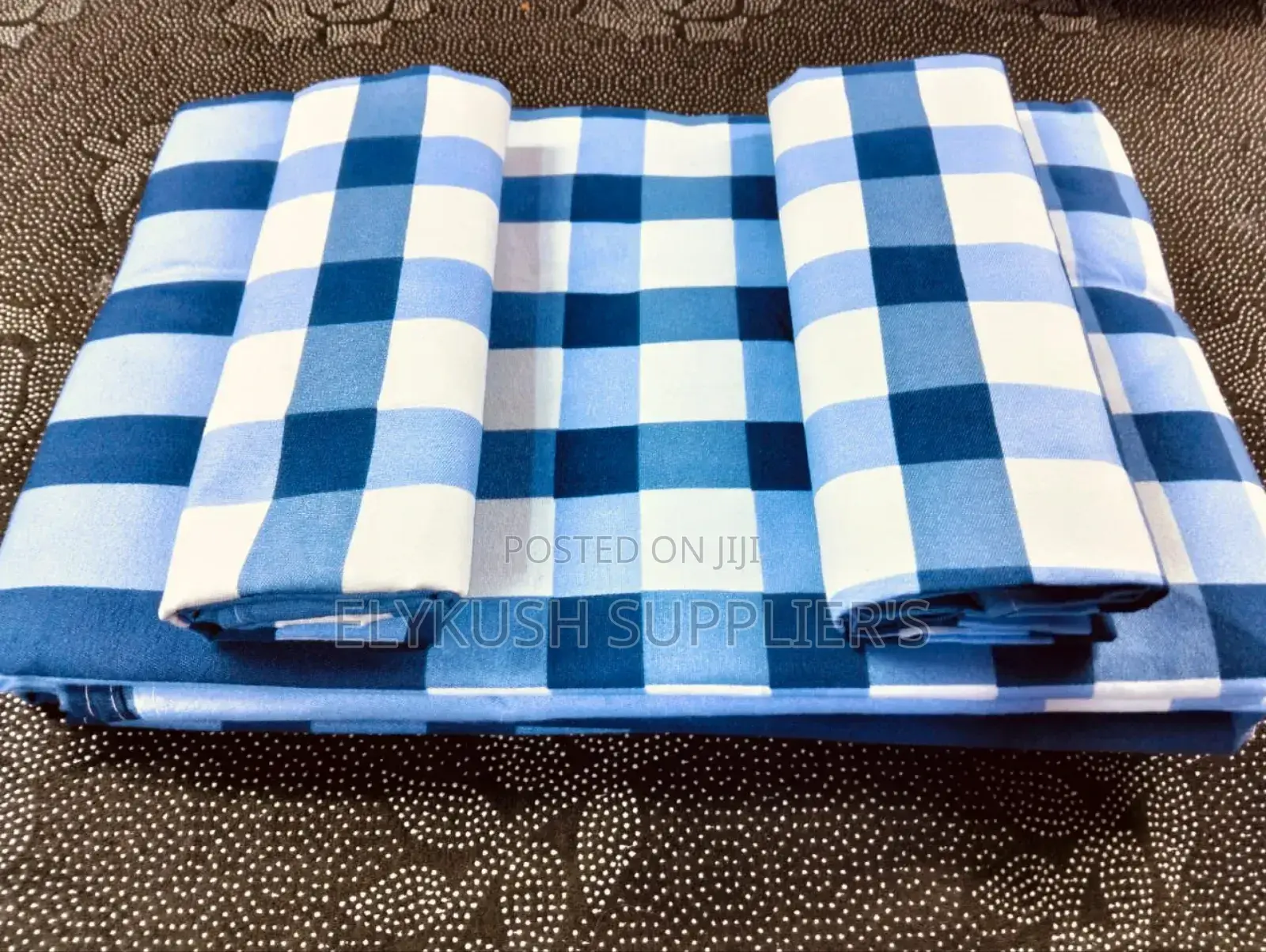  4 Pc Bedsheets 
2 PCS Bedsheets 
2 PCS Pillow Cases 
5x6