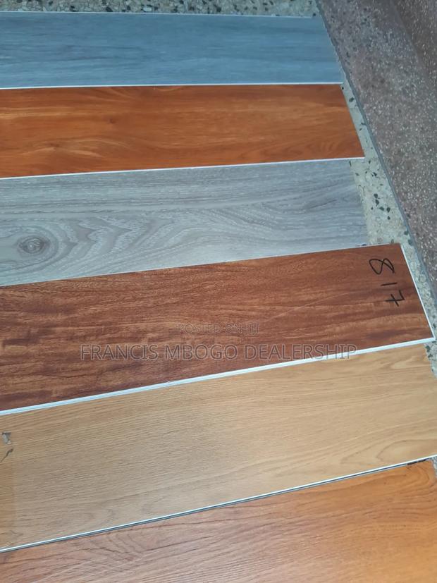 Eengineered Laminate Flooring - thumbnail 3