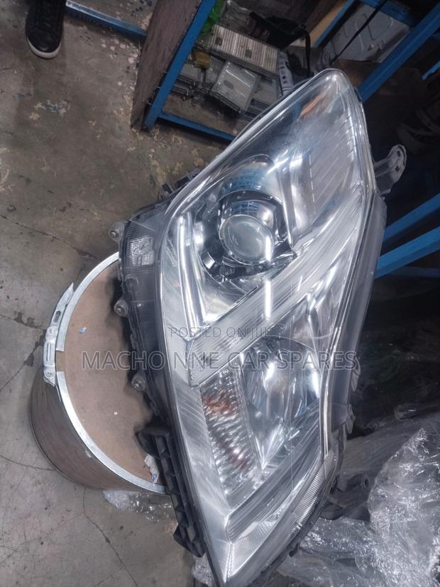 Toyota Crown 2010 Xenon Headlight (Clear Shade) - main view