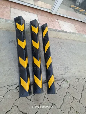 Heavy-duty Rubber Corner Guards With Reflective Yellow Safety Strips
