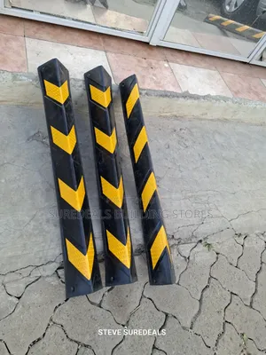 Heavy-duty Rubber Corner Guards With Reflective Yellow Safety Strips