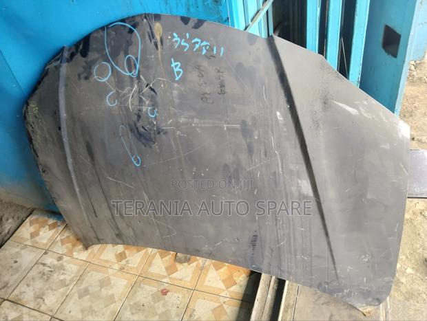 Axela 2005 Bonnet - main view