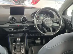 Audi Q2 2018 Red