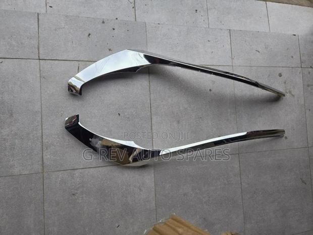 Fortuner New Model Grill Chromes - main view