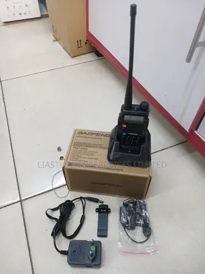 Baofeng Uv-5r 8-Watt Two Way Radio / Walkie Talkie
