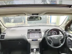 Toyota Land Cruiser Prado 2022 Silver