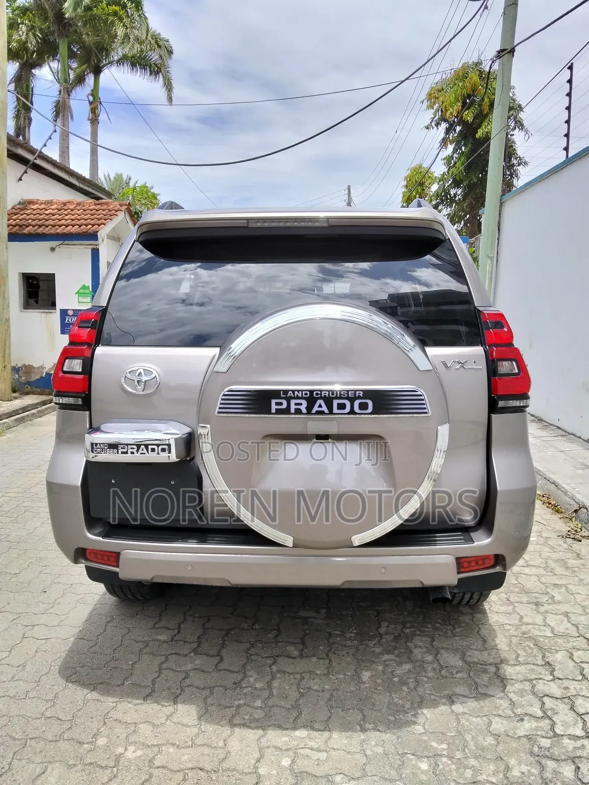 Toyota Land Cruiser Prado 2022 Silver