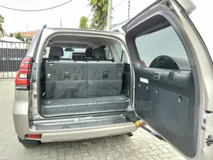 Toyota Land Cruiser Prado 2022 Silver