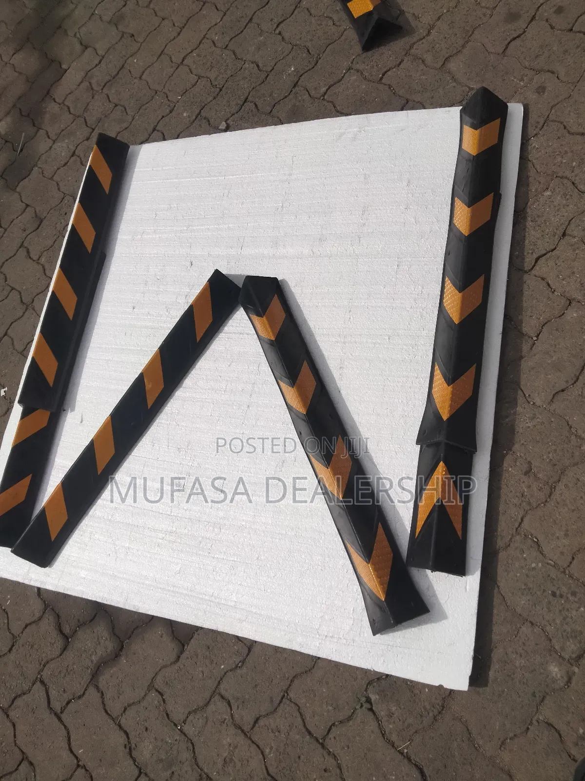High Quality Rubber Pillar Guards Dealer