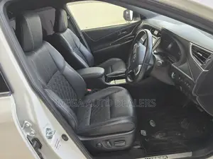 Toyota Harrier 2018 White